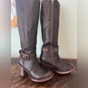 Freebird Holland tall leather Boots size 7 in color distressed black
